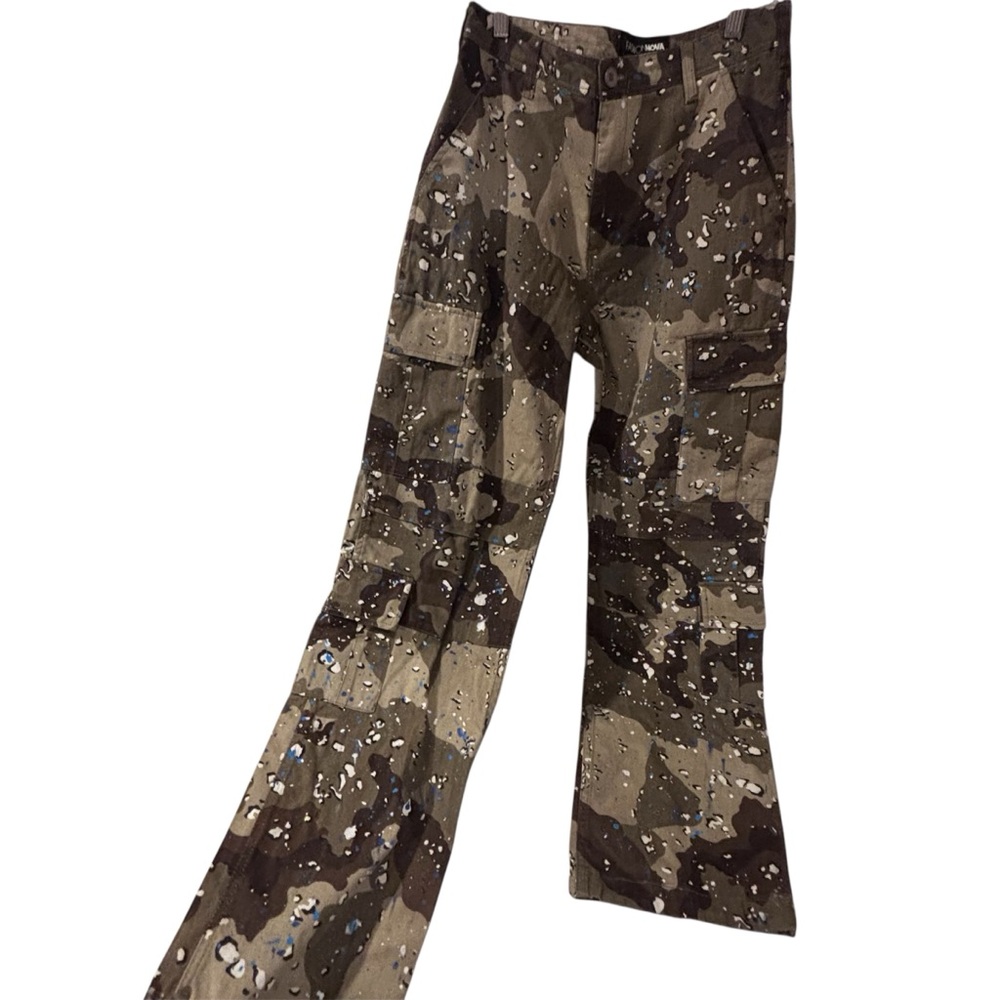 Fashion Nova Women’s Camo Paint Splatter Cargo Pants Utility Streetwear Flare XS - Picture 2 of 13